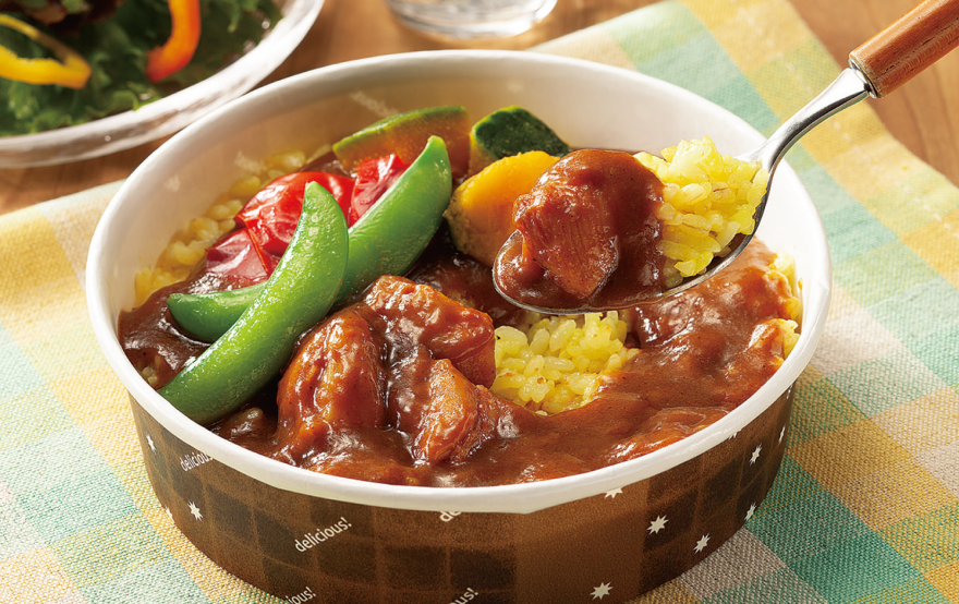 彩り野菜の入ったごろっとチキンカレー