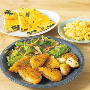 アジフライとじゃが芋ののり塩チーズ炒め＋オムレツ＋サラダ